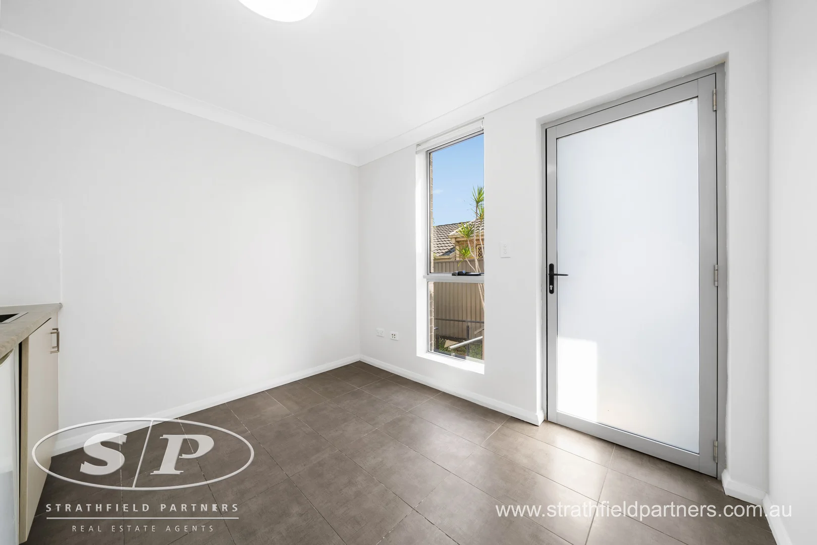 2/20a Centenary Road, Merrylands NSW 2160 photo 5