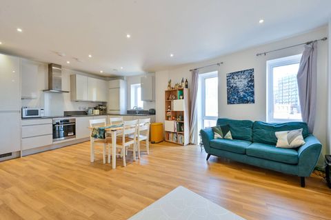 Mozart Gardens, North Acton, London W3