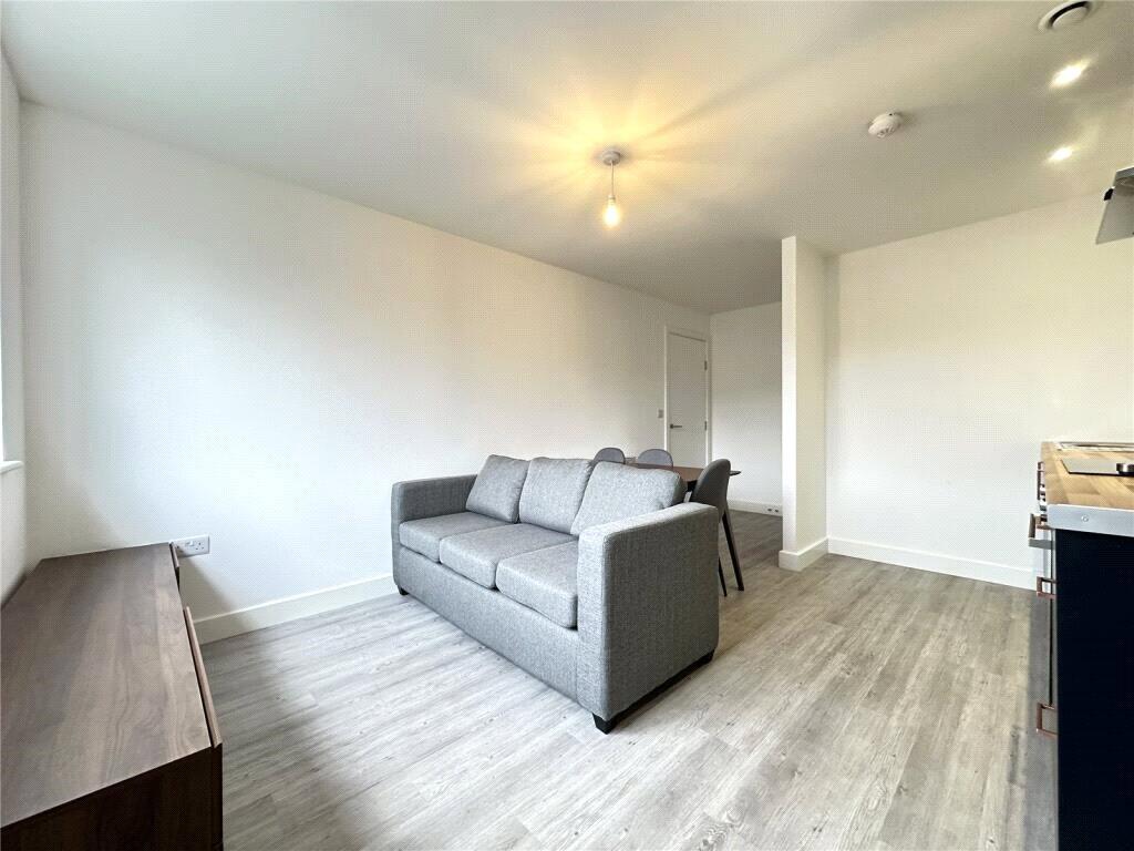 Bingley Road, Bradford, West Yorkshire, BD9 photo 2