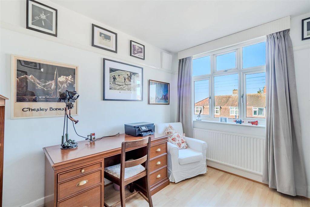 Additional image 16 of 4 bed detached house for saleHandsome Detached Home On The Dell, Westbury-On-Trym, Bristol BS9