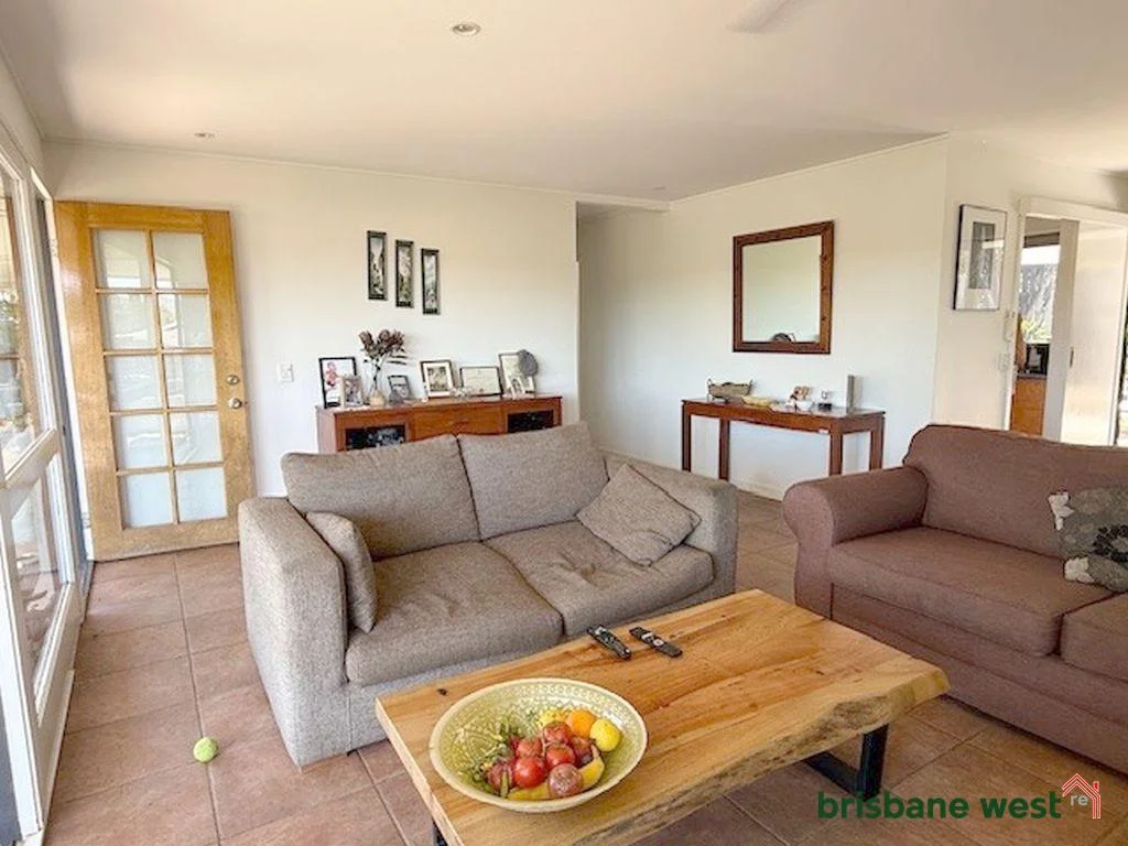 Additional image 4 of 11 Oakington Street, Fig Tree Pocket QLD 4069