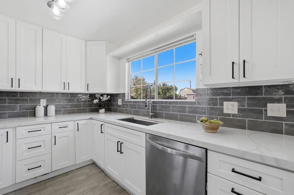 Additional image 16 of 161 E Palomar Street, Chula Vista, CA 91911