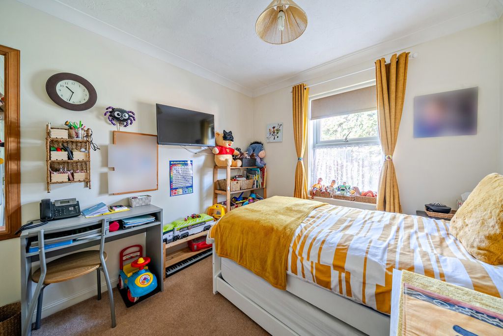 Additional image 16 of 2 bed flat for saleFairlawn, Hall Place Drive, Weybridge KT13