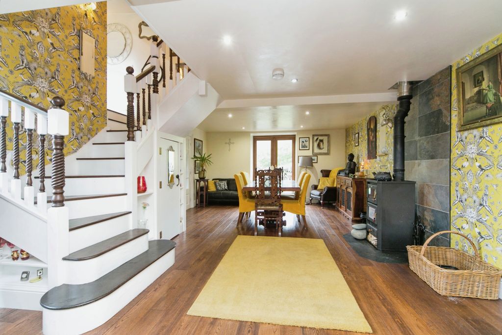 Additional image 2 of 6 bed detached house for saleDinorwic, Caernarfon, Gwynedd LL55