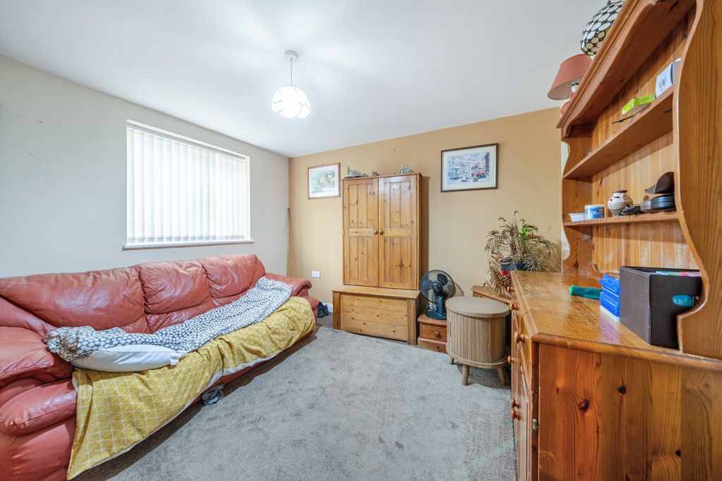 Additional image 7 of 6 bed flat for saleWortley Road, Leeds, West Yorkshire LS12