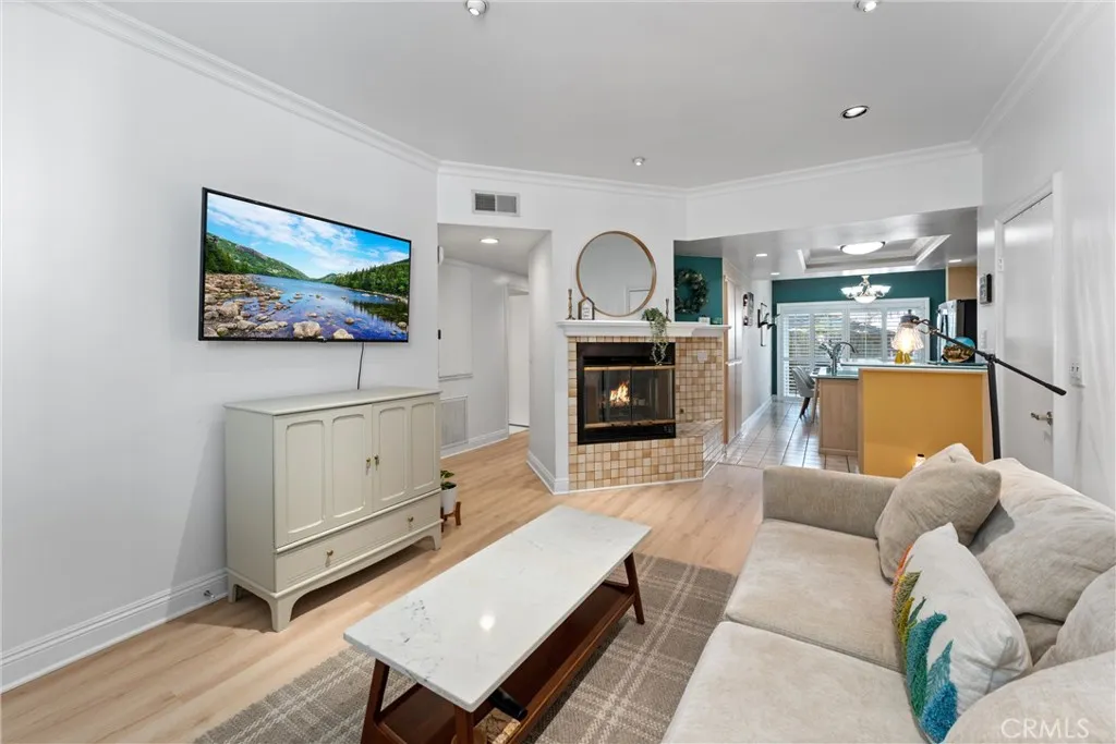 Additional image 3 of 1340 Glenwood Road Unit 28, Glendale, CA 91201