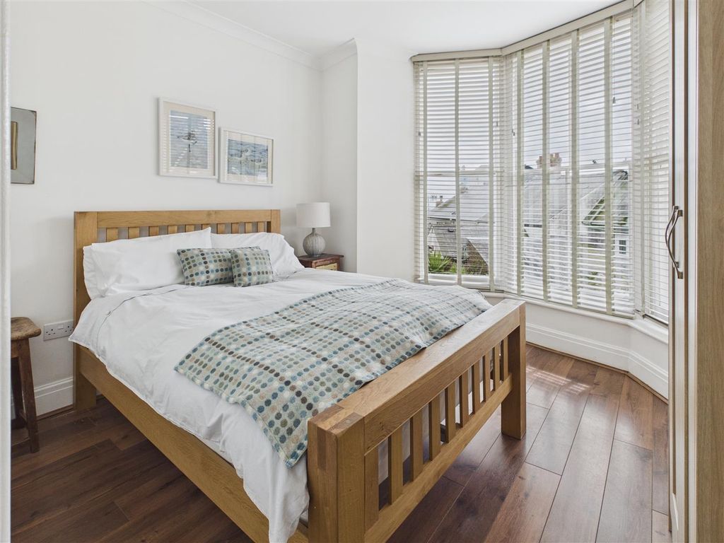 Additional image 9 of 3 bed flat for saleYork House, Tudor Square, Tenby SA70