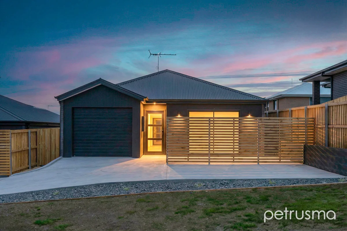 2/20 Kotona Street, Rokeby TAS 7019