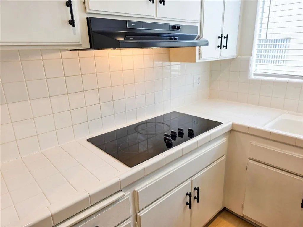 Additional image 7 of 5429 Newcastle Avenue Unit 211, Encino, CA 91316