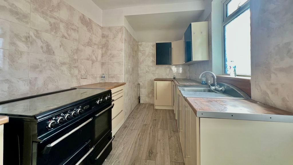 Additional image 3 of 6 bed detached house for saleStation Road, Scunthorpe DN15