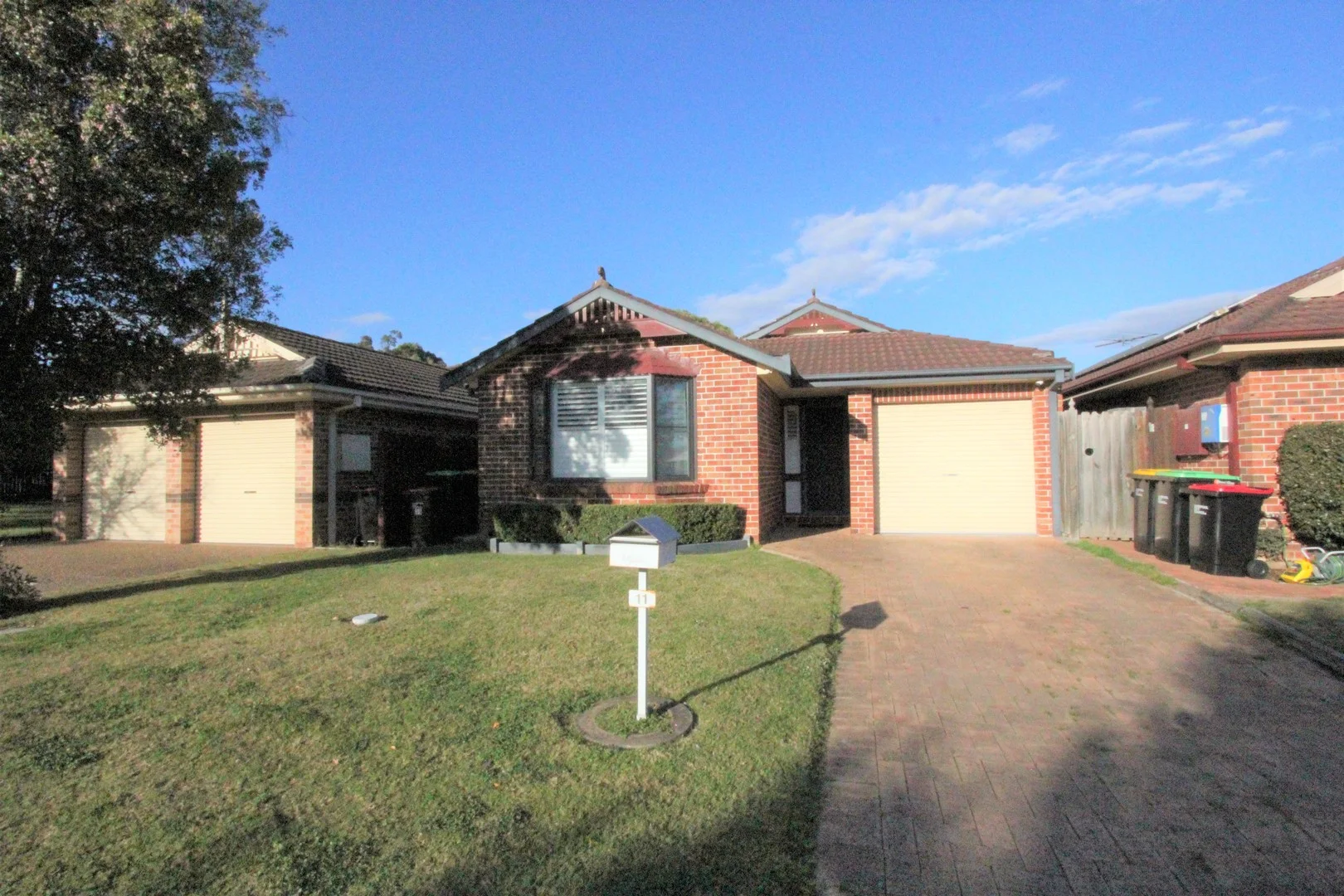 11 Warrego Court, Wattle Grove NSW 2173