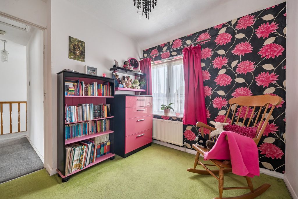 Additional image 7 of 3 bed terraced house for saleSkydmore Path, Slough, Berkshire SL2
