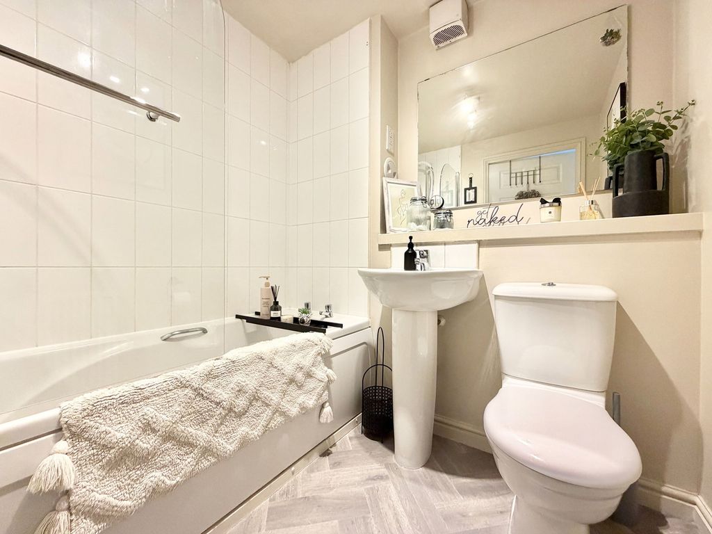 Additional image 15 of 2 bed flat for saleCrookston Court, Larbert FK5