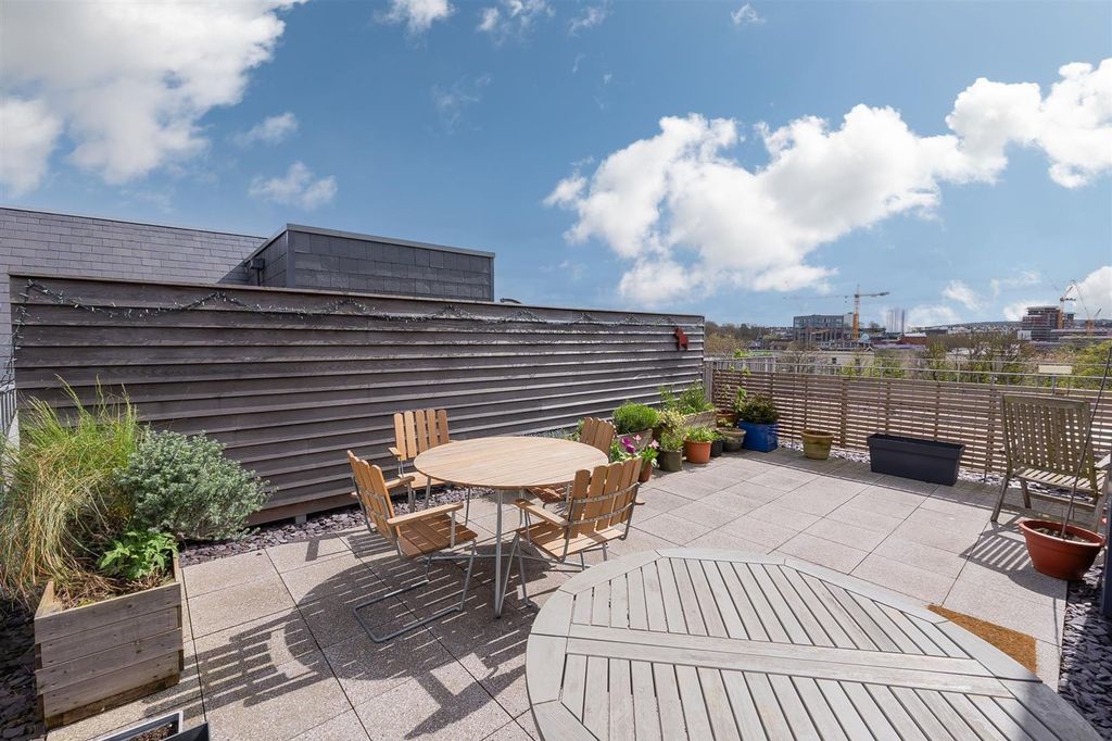 Additional image 5 of 3 bed flat for saleRope Walk, Hope Quay Rope Walk BS1