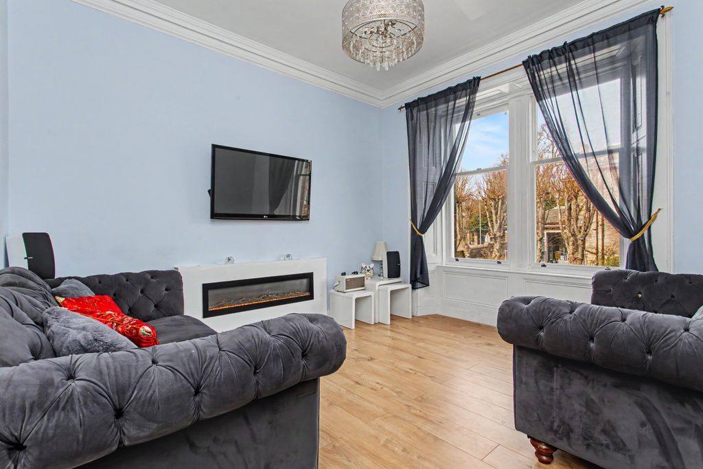 Additional image 6 of 4 bed flat for sale1/1 83 Maxwellton Road, Paisley PA1
