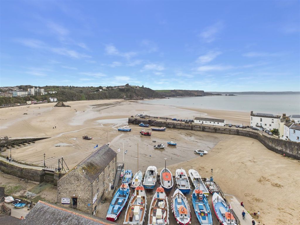 2 bed flat for saleSparta House, Crackwell Street, Tenby SA70