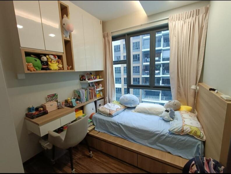 160 Canberra Drive photo 2