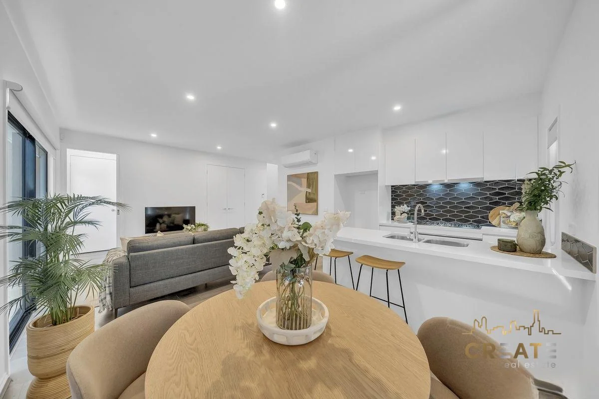 2/90 Westmoreland Road, Sunshine North VIC 3020