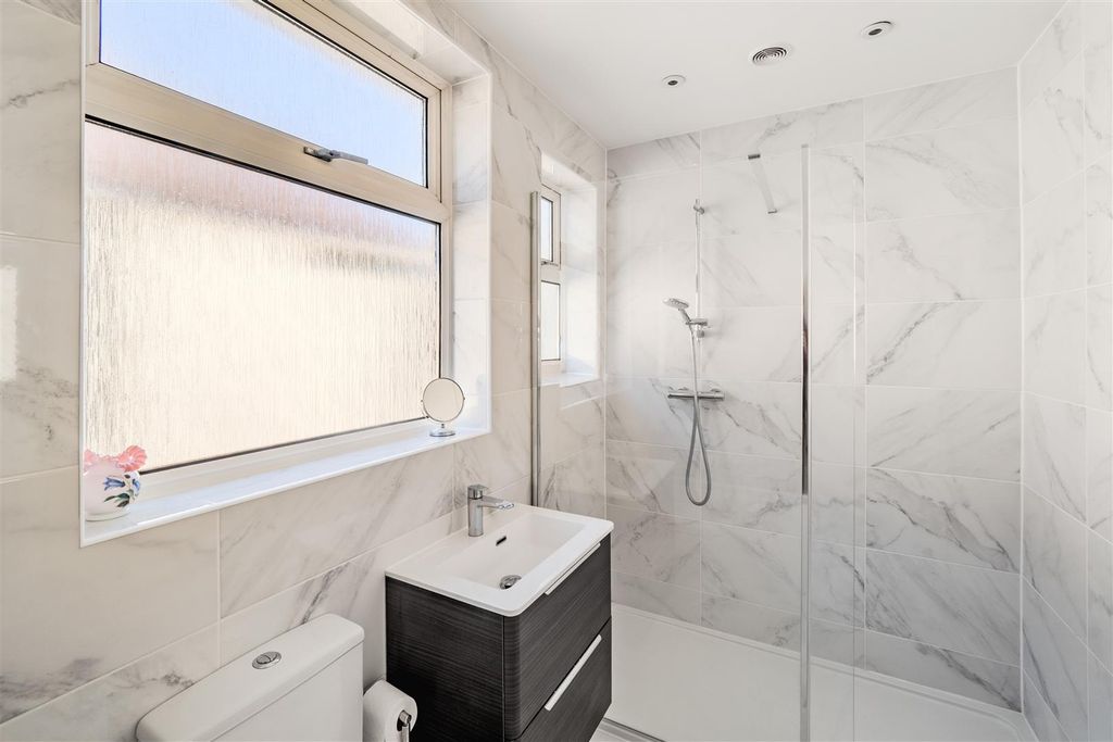 Additional image 14 of 4 bed detached house for saleHandsome Detached Home On The Dell, Westbury-On-Trym, Bristol BS9