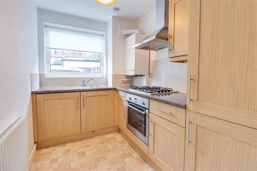Additional image 3 of 1 bed flat for saleGrand Drive, Leigh-On-Sea SS9