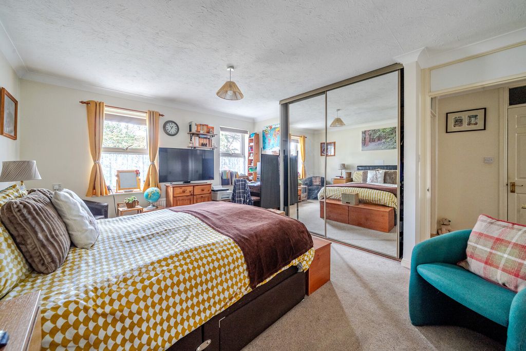 Additional image 14 of 2 bed flat for saleFairlawn, Hall Place Drive, Weybridge KT13