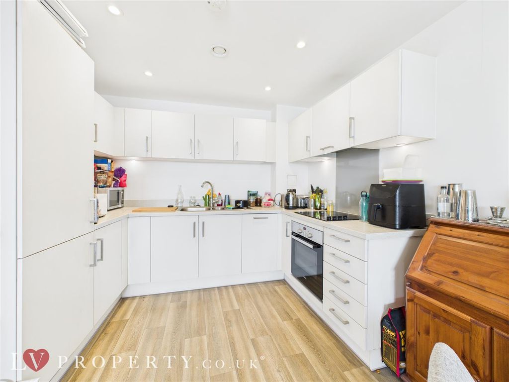 Additional image 3 of 1 bed flat for saleLexington Gardens, Birmingham, West Midlands B15