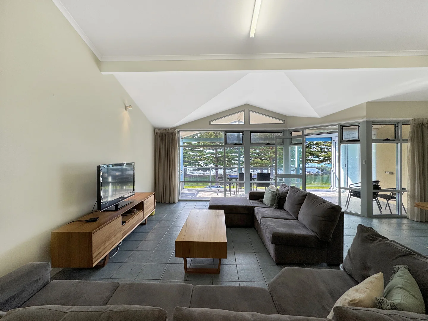 Additional image 3 of 2/100 Tasman Terrace, Port Lincoln SA 5606