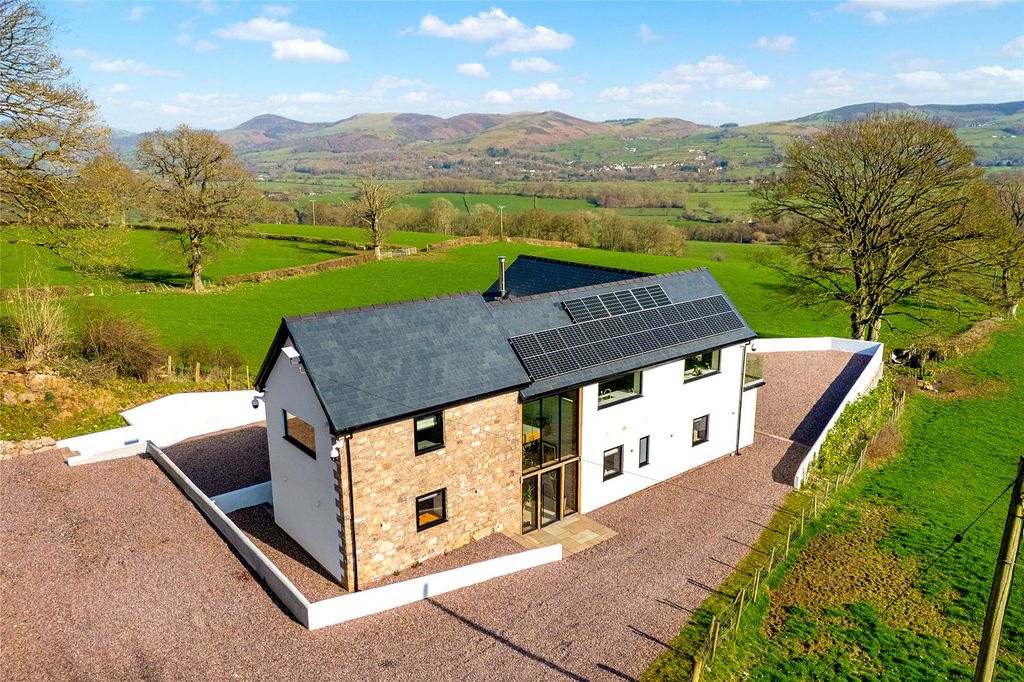 4 bed detached house for saleGraigadwywynt, Ruthin, Denbighshire LL15
