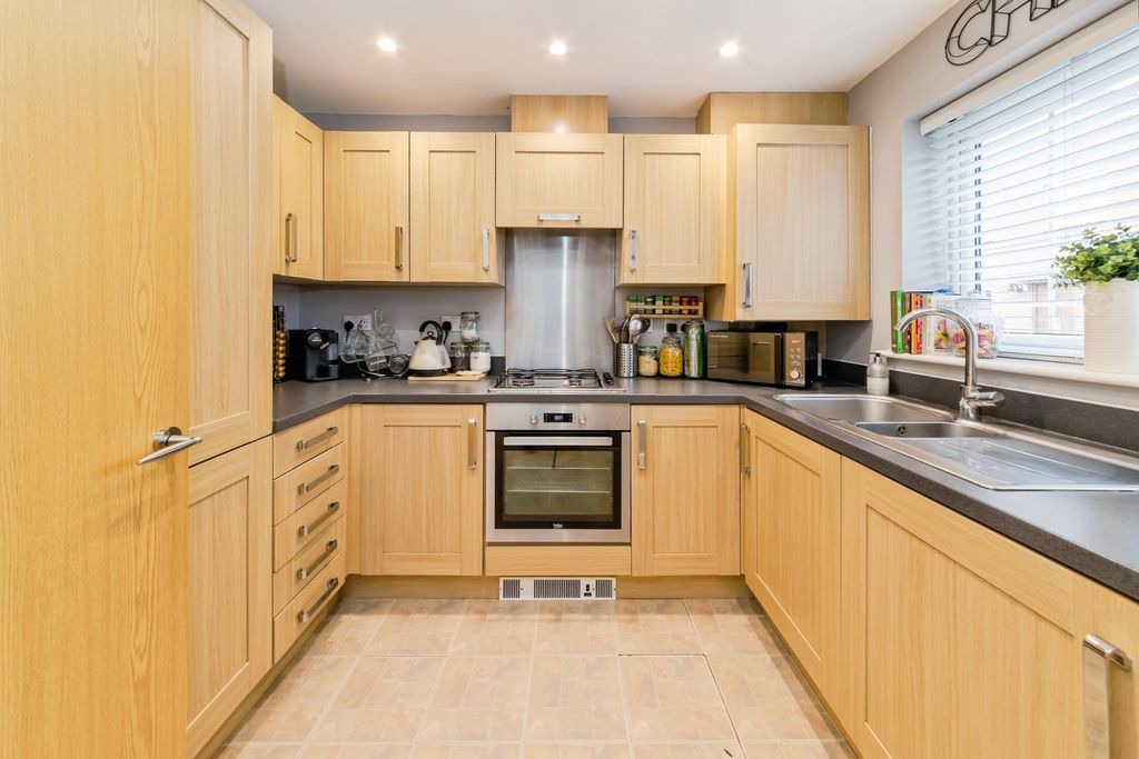 Additional image 5 of 2 bed semi-detached house for saleHolmbush End, Faygate, Horsham, West Sussex RH12