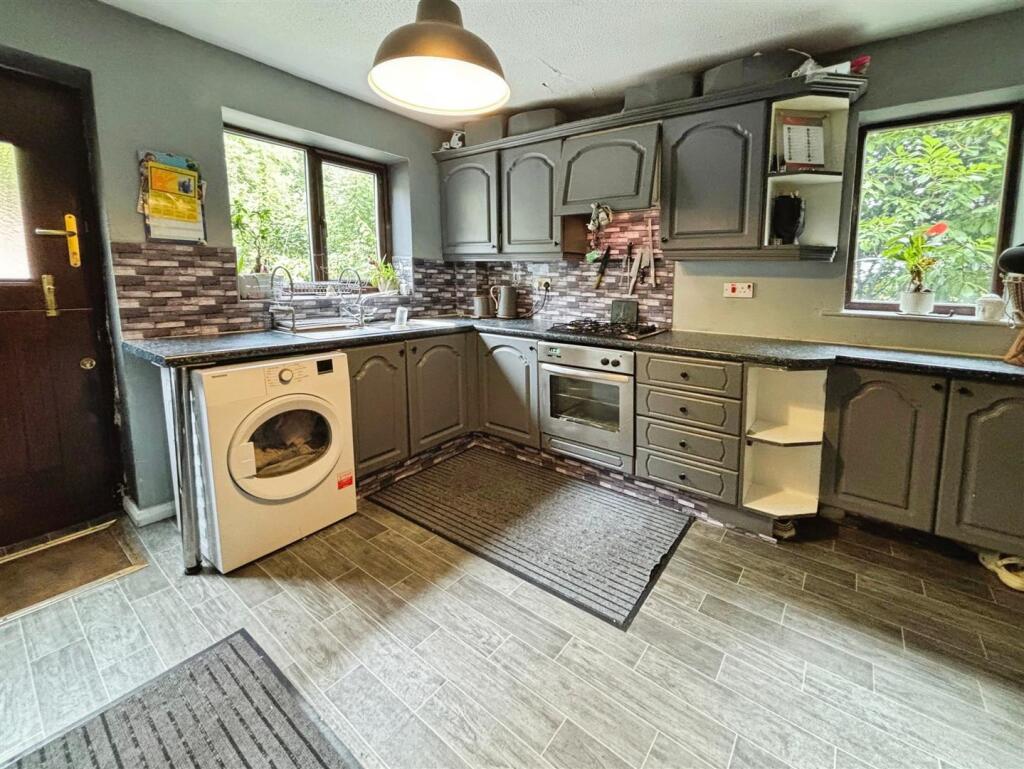 Additional image 4 of Brownroyd Hill Road, Bradford, BD6 1RY