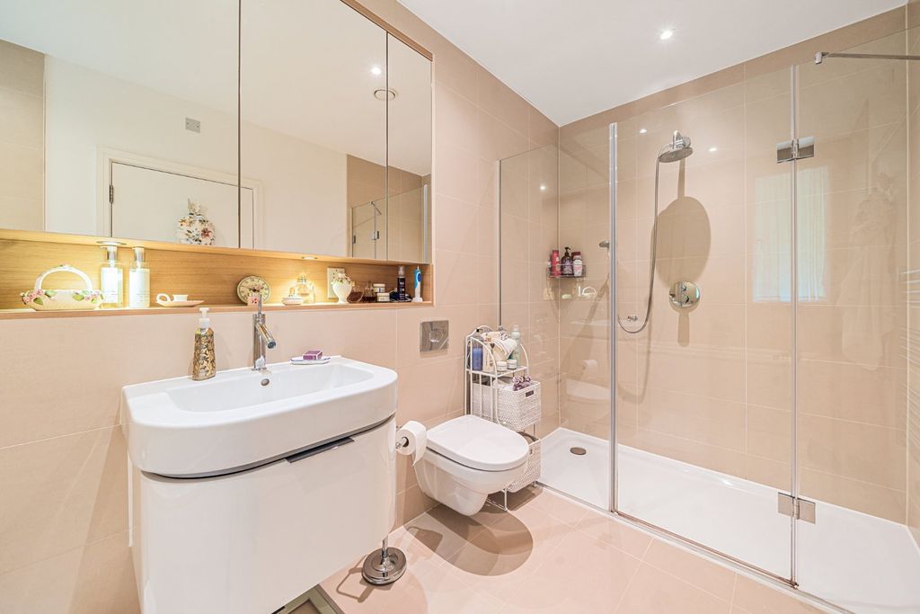 Additional image 7 of 3 bed flat for saleCliveden Gages, Taplow, Buckinghamshire SL6