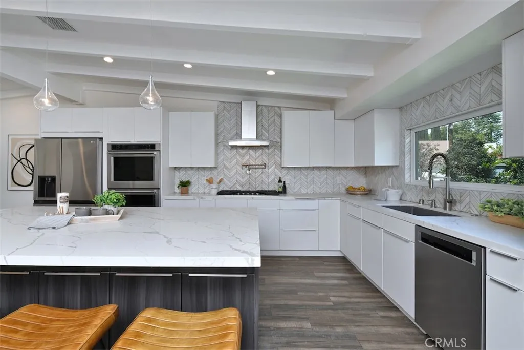 Additional image 86 of 15576 Hesby St, Encino, CA 91436