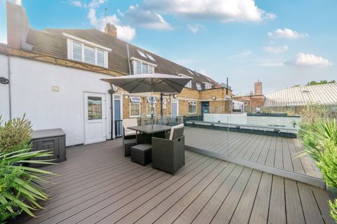 Wandsworth Road, Wandsworth, London SW8