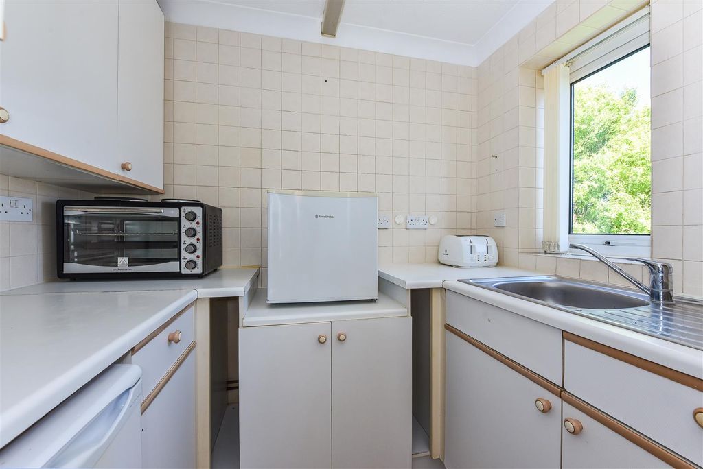 Additional image 7 of 2 bed flat for saleWindmill Court, East Wittering, Chichester PO20
