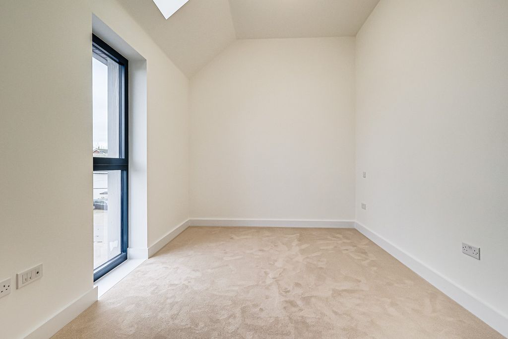 Additional image 13 of 2 bed flat for saleThe Regency Apartments, Rayleigh SS6