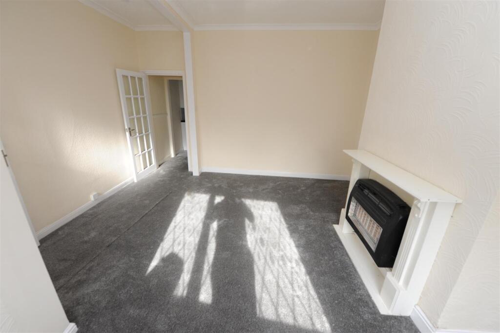 Eldon Place, Cutler Heights, Bradford photo 4