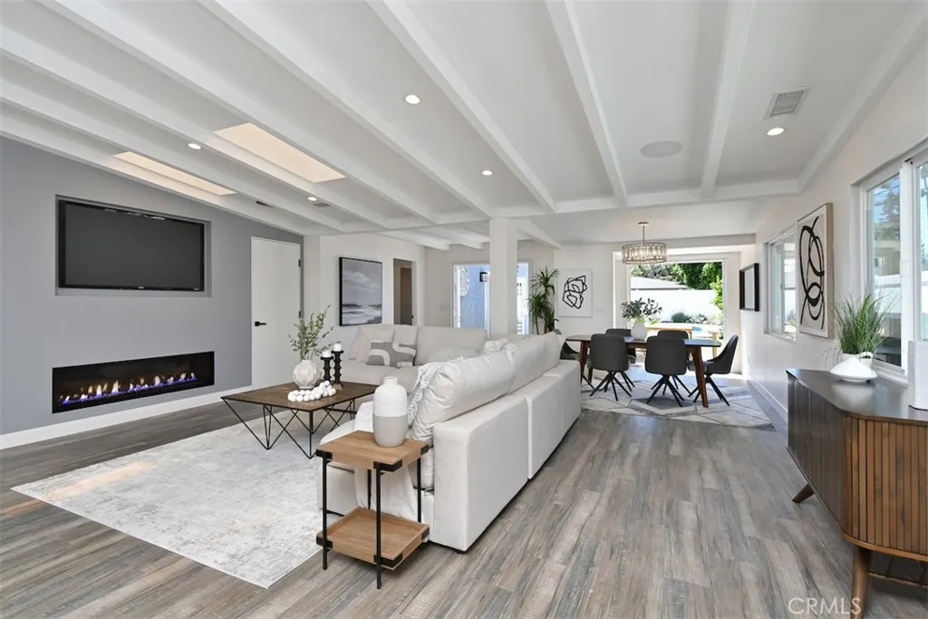 Additional image 14 of 15576 Hesby St, Encino, CA 91436