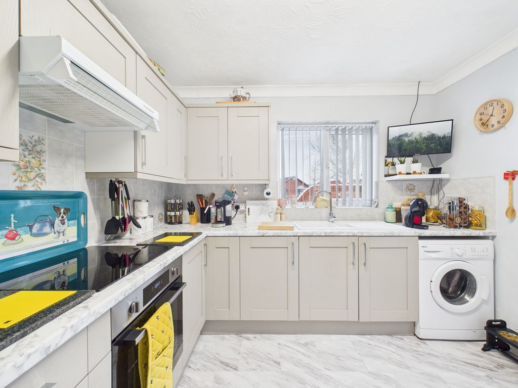 Additional image 11 of 3 bed flat for saleGarbutt Close, Hull HU12