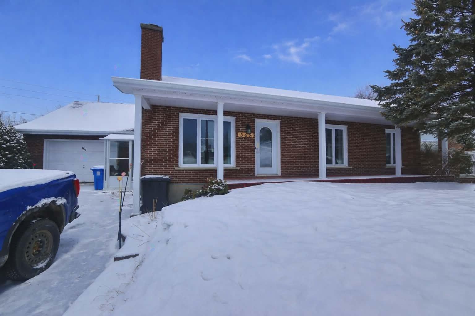 365 Rue Collin