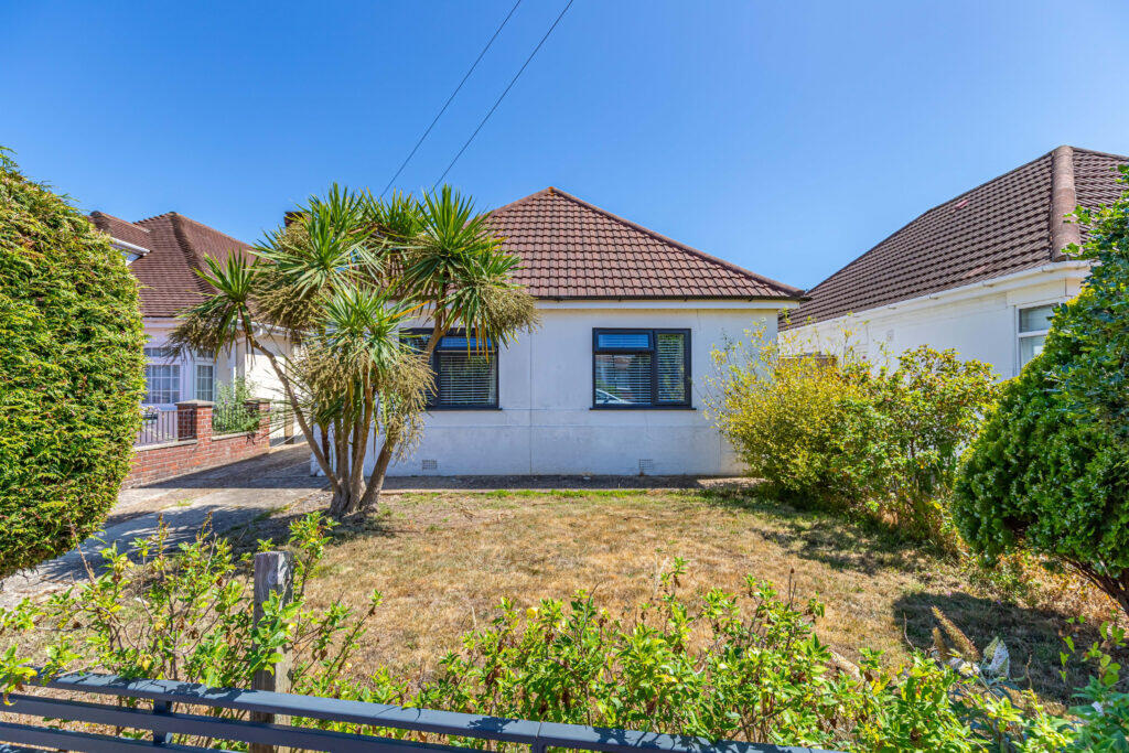Durdells Avenue, Bear Cross, Bournemouth, BH11 9EH