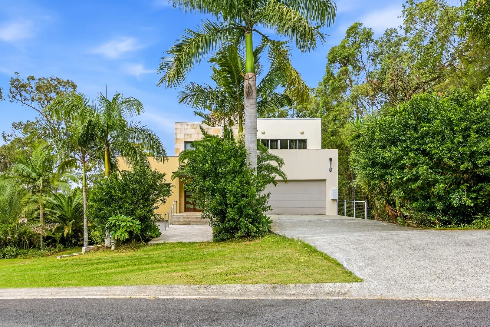 2 Hannah Court, Worongary QLD 4213
