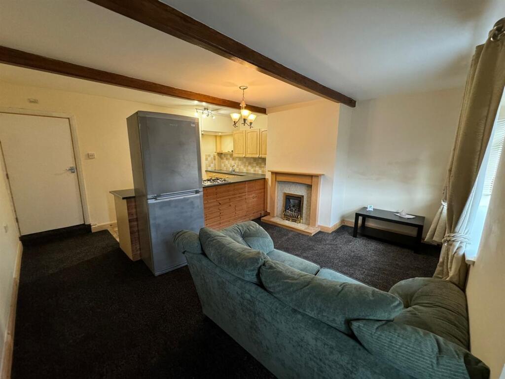 Cutler Heights Lane, Bradford photo 4