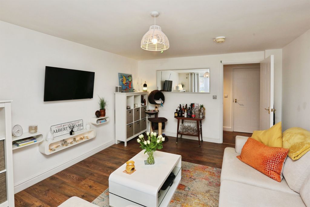 Additional image 3 of 2 bed flat for saleFawn Crescent, Hedge End, Southampton SO30