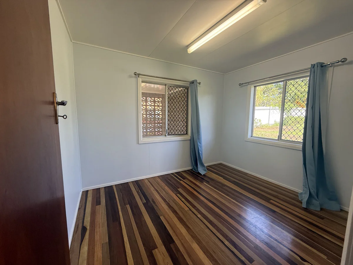 2 Starcke Street, Mareeba QLD 4880 photo 4