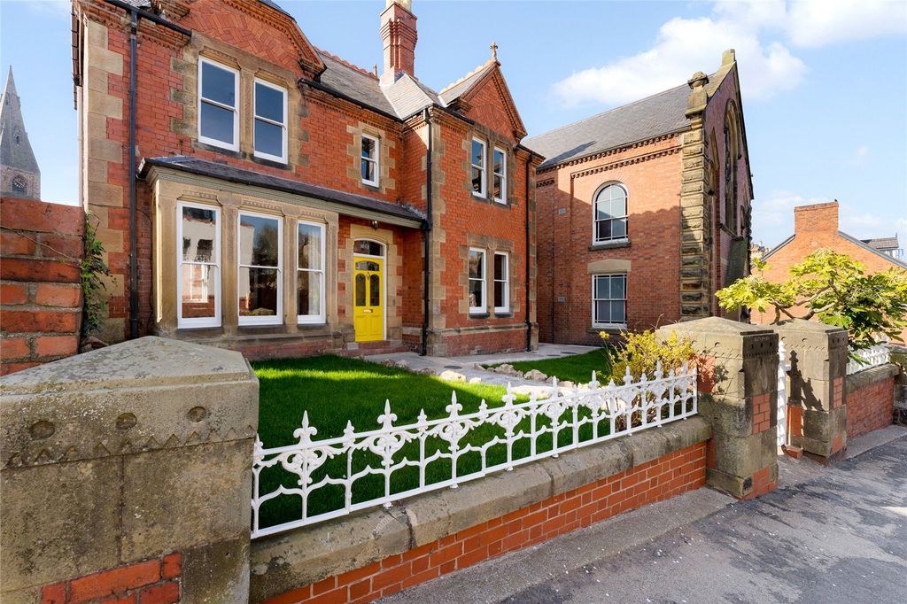 4 bed detached house for saleRuthin, Denbighshire LL15