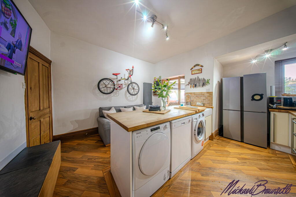 Additional image 9 of Poplar Grove, Bradford, BD7 4LL
