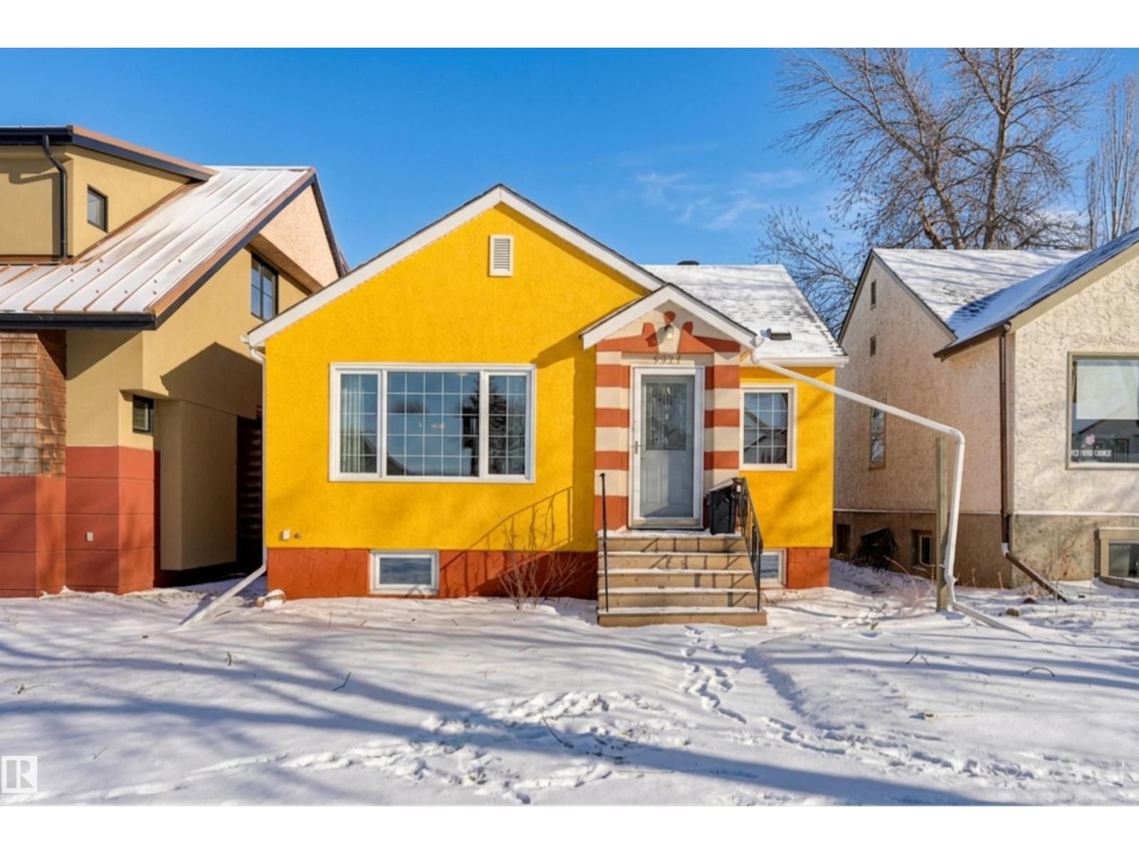 9827 84 AV NW