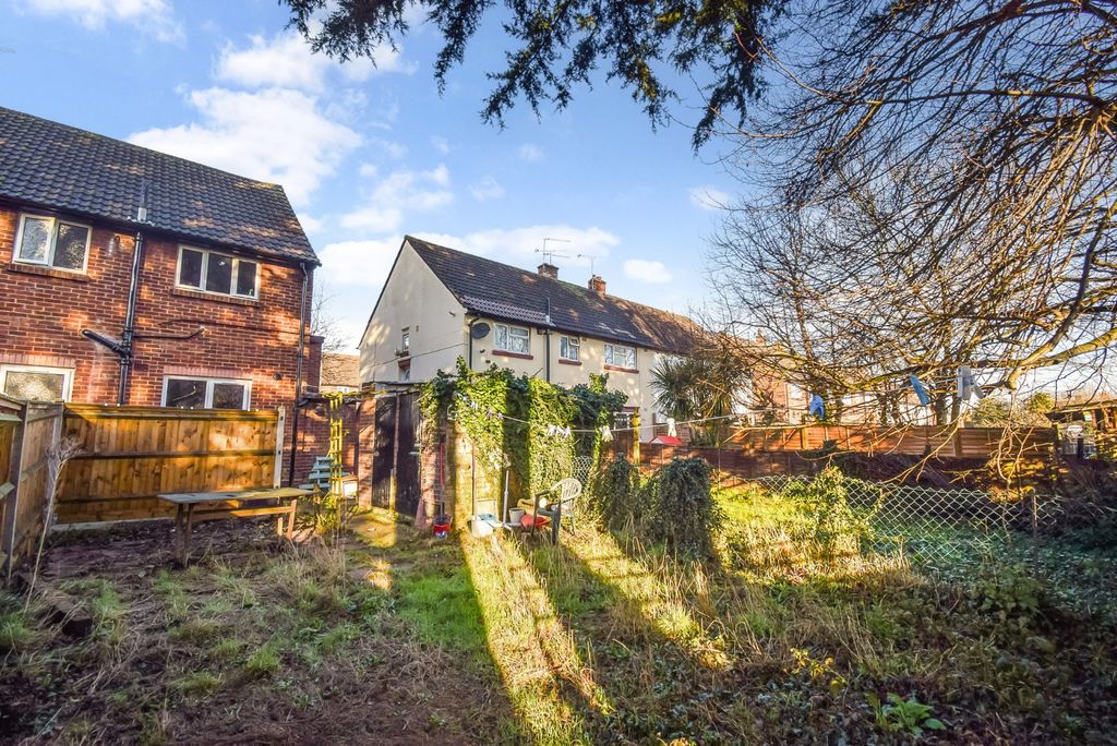Additional image 8 of 2 bed maisonette for saleThirlmere Avenue, Near Burnham, Berkshire SL1