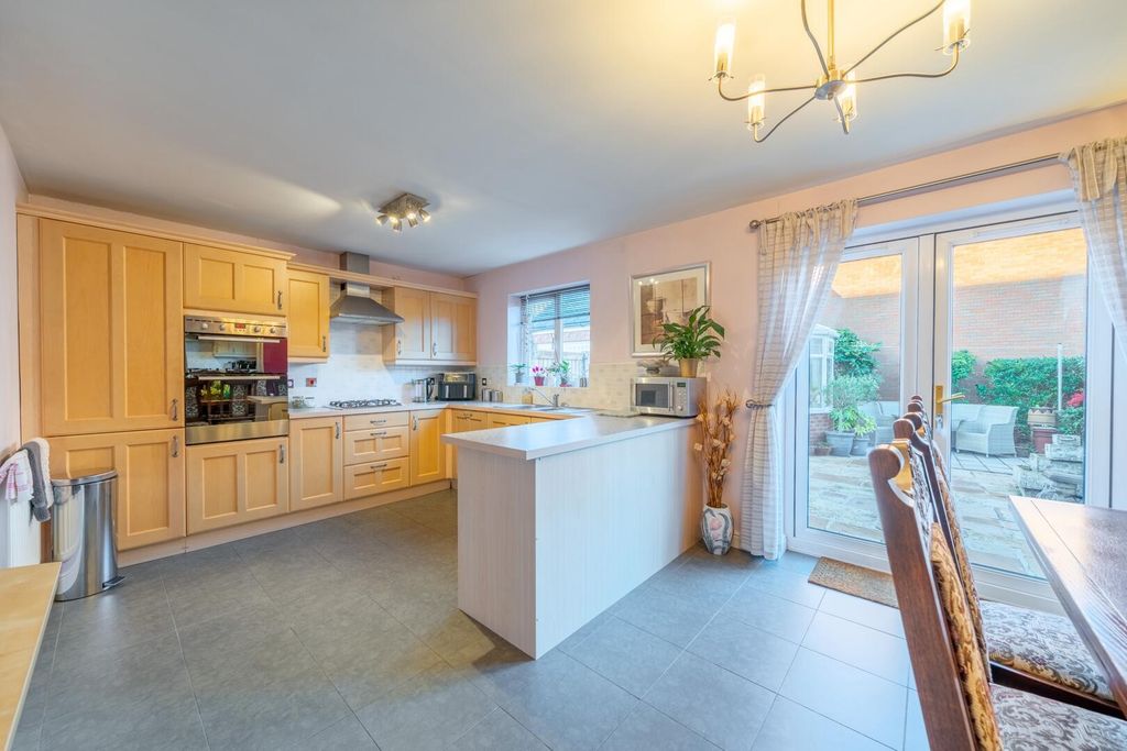 Additional image 3 of 5 bed detached house for saleTom Blower Close, Nottingham NG8