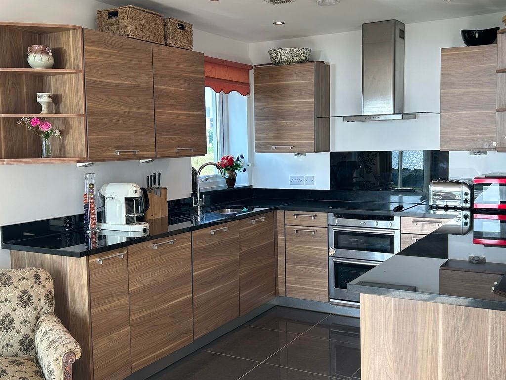 Additional image 10 of 2 bed flat for saleCove House, Locks Common Road, Porthcawl CF36